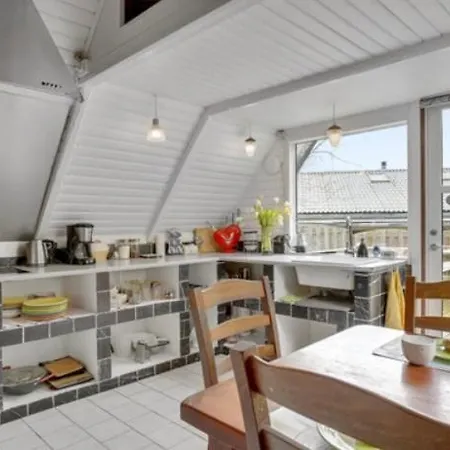 Dansk Perle 100 Meter Til Hav Strand Og Natur Tjorneholm