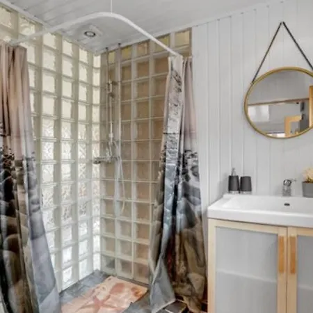 Holiday home Dansk Perle 100 Meter Til Hav Strand Og Natur Tjorneholm