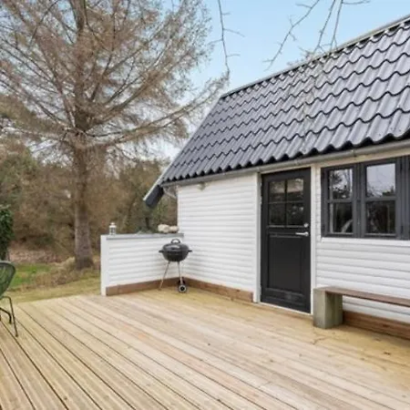 Holiday home Dansk Perle 100 Meter Til Hav Strand Og Natur Tjorneholm